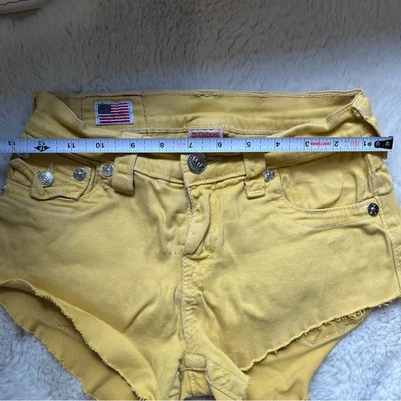 True Religion Yellow Joey Cut Off Shorts Sz 26 - Picture 8 of 8
